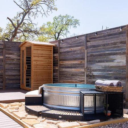 Romantic Tiny Luxury Retreat W Heated Pool, Sauna N Outdoor Shower In Wimberley 10 Acres Экстерьер фото