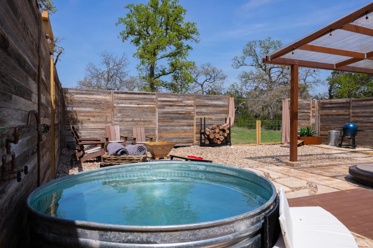 Romantic Tiny Luxury Retreat W Heated Pool, Sauna N Outdoor Shower In Wimberley 10 Acres Экстерьер фото