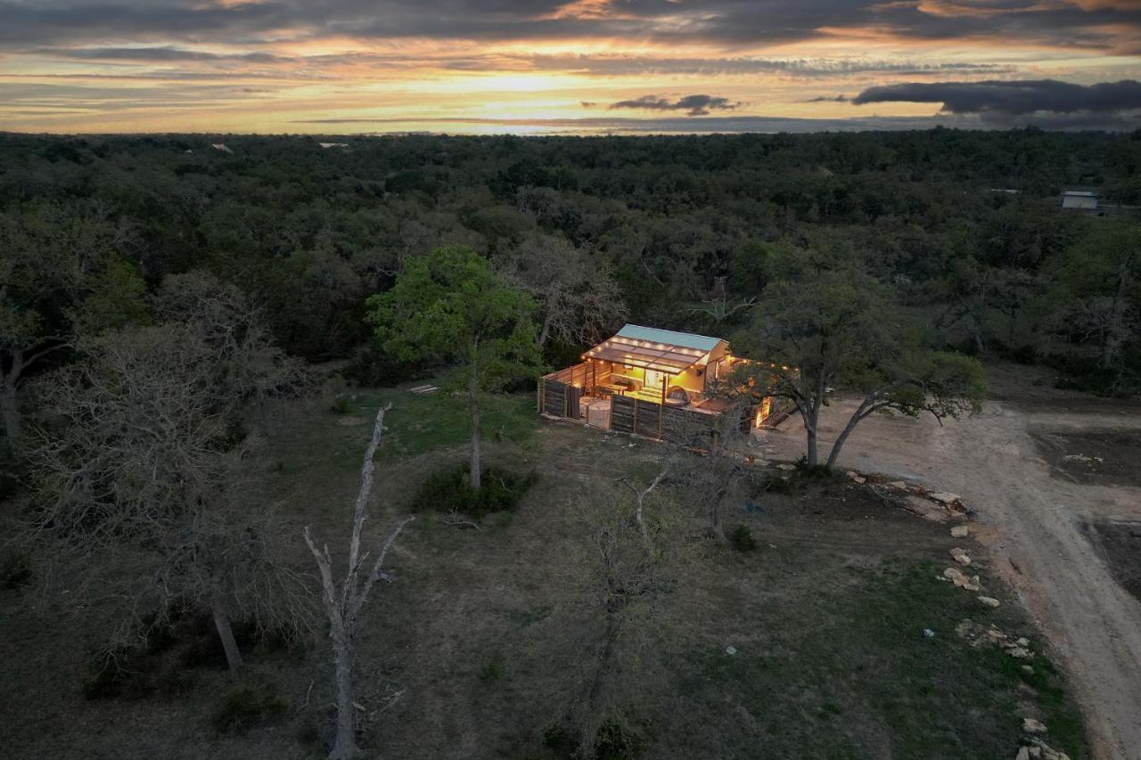 Вилла Romantic Tiny Luxury Retreat W Heated Pool, Sauna N Outdoor Shower In Wimberley 10 Acres Экстерьер фото