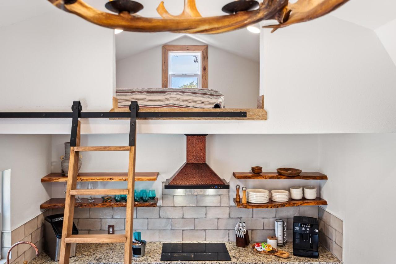 Romantic Tiny Luxury Retreat W Heated Pool, Sauna N Outdoor Shower In Wimberley 10 Acres Экстерьер фото