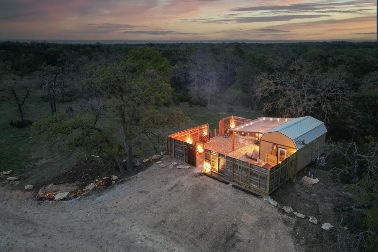 Romantic Tiny Luxury Retreat W Heated Pool, Sauna N Outdoor Shower In Wimberley 10 Acres Экстерьер фото