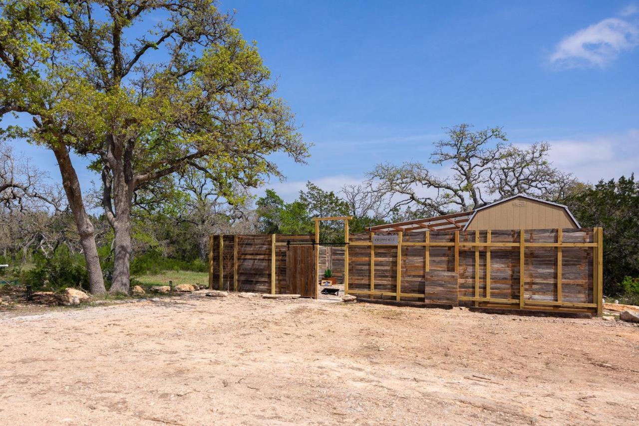 Вилла Romantic Tiny Luxury Retreat W Heated Pool, Sauna N Outdoor Shower In Wimberley 10 Acres Экстерьер фото