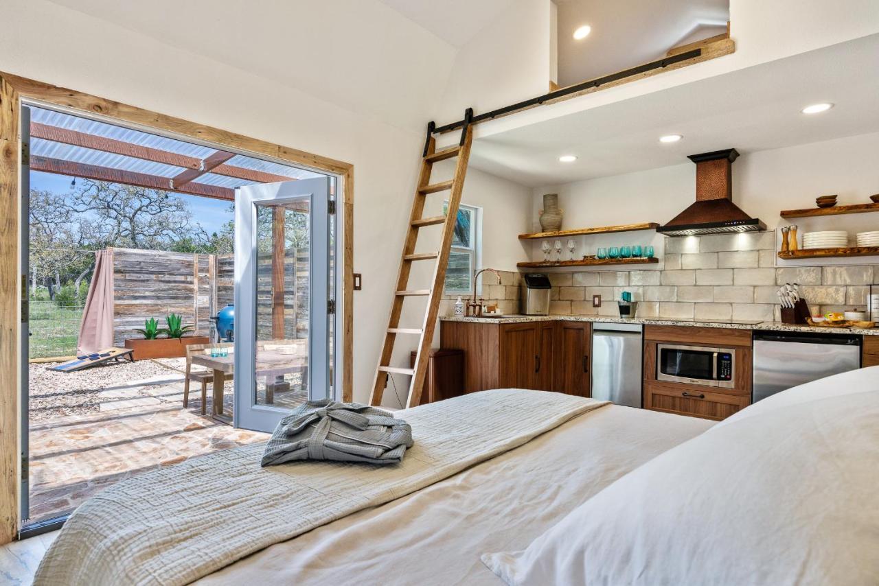 Romantic Tiny Luxury Retreat W Heated Pool, Sauna N Outdoor Shower In Wimberley 10 Acres Экстерьер фото
